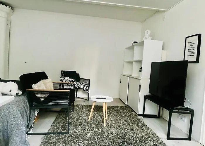 Bright And Spacious Premise In Turku, Portsa Τούρκου